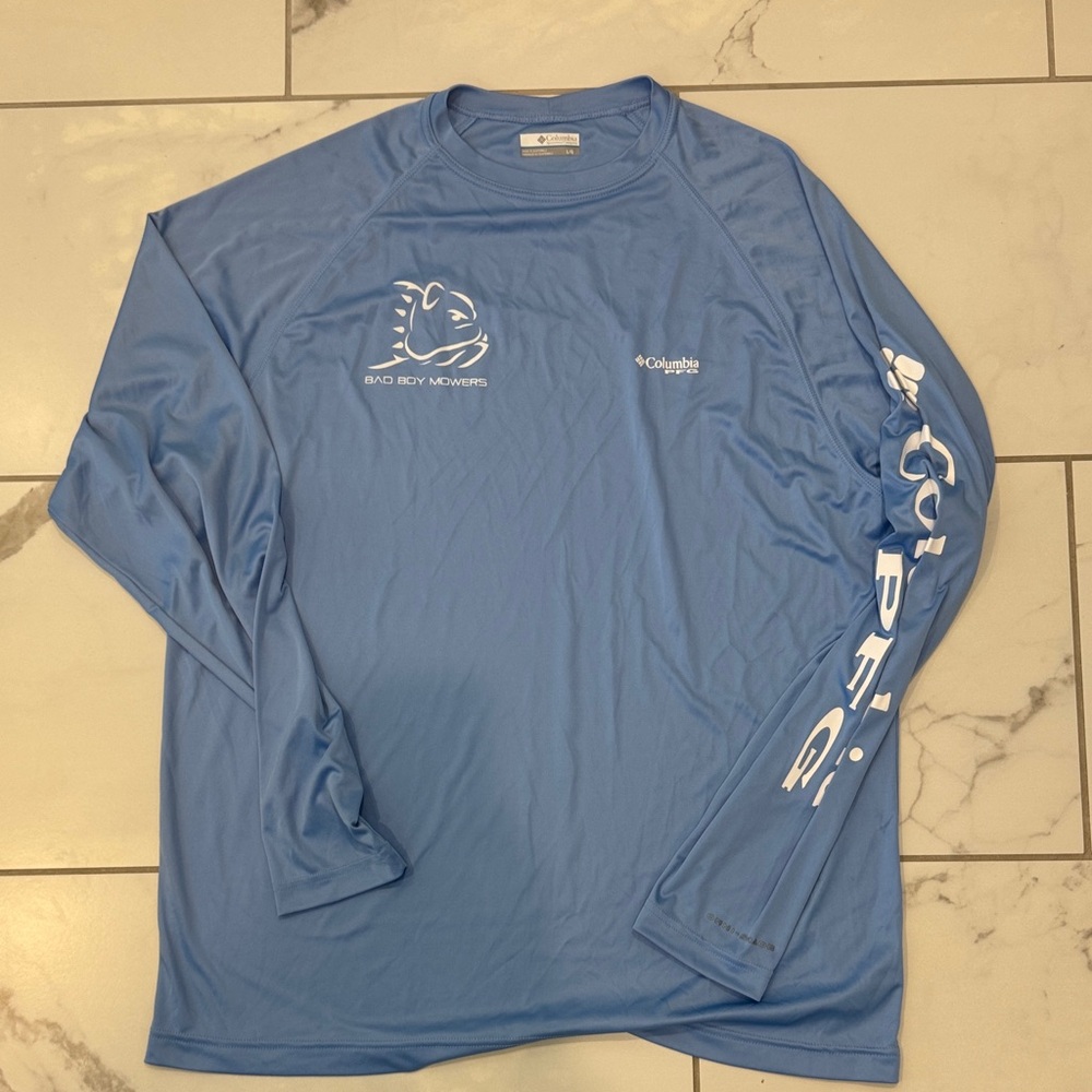 Columbia Light Blue Graphic Long Sleeve Shirt